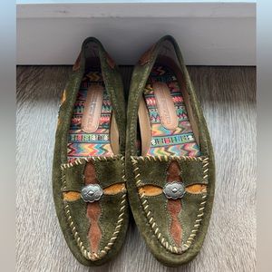 Hush Puppies Vintage 7W Green suede